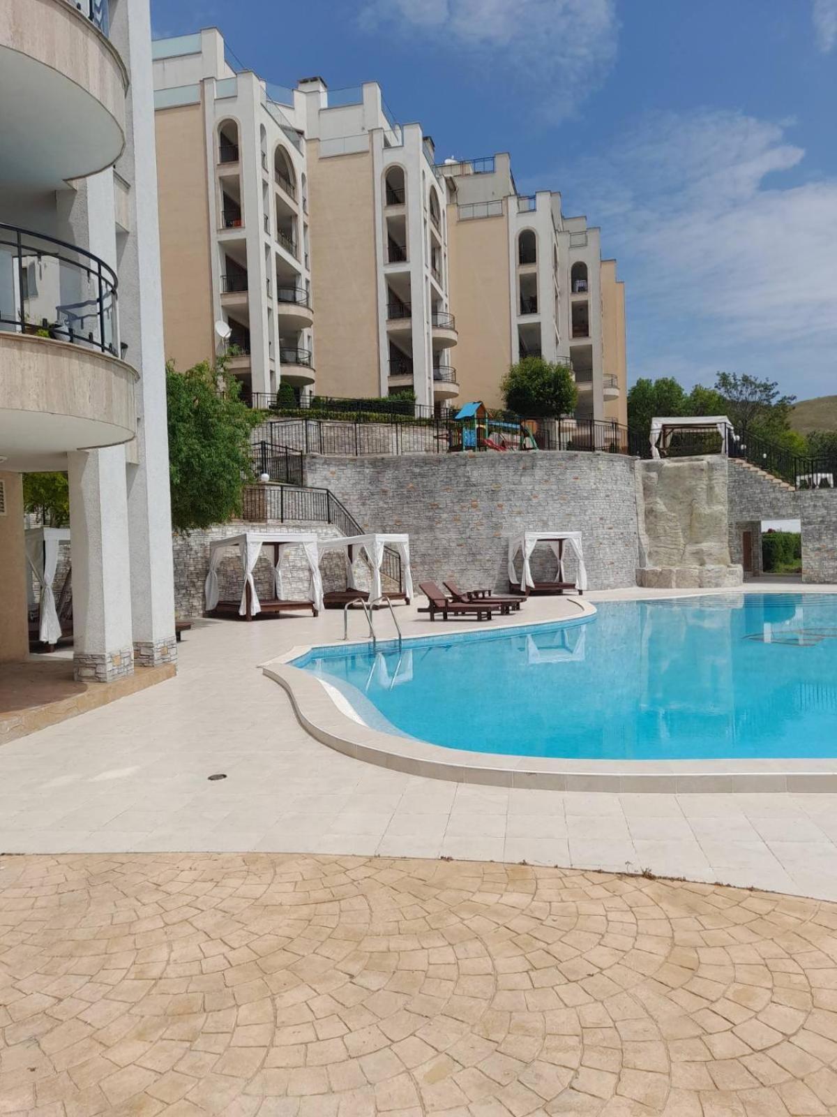 Queen'S Garden Balchik Apartment Exterior photo